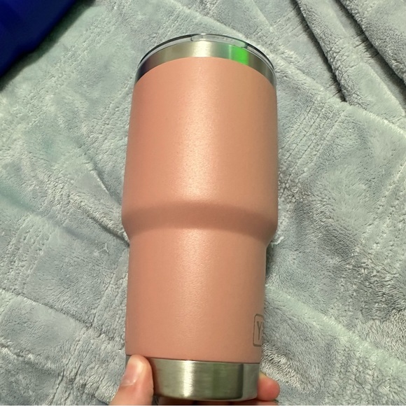 Yeti tumbler 30oz - Picture 5 of 7